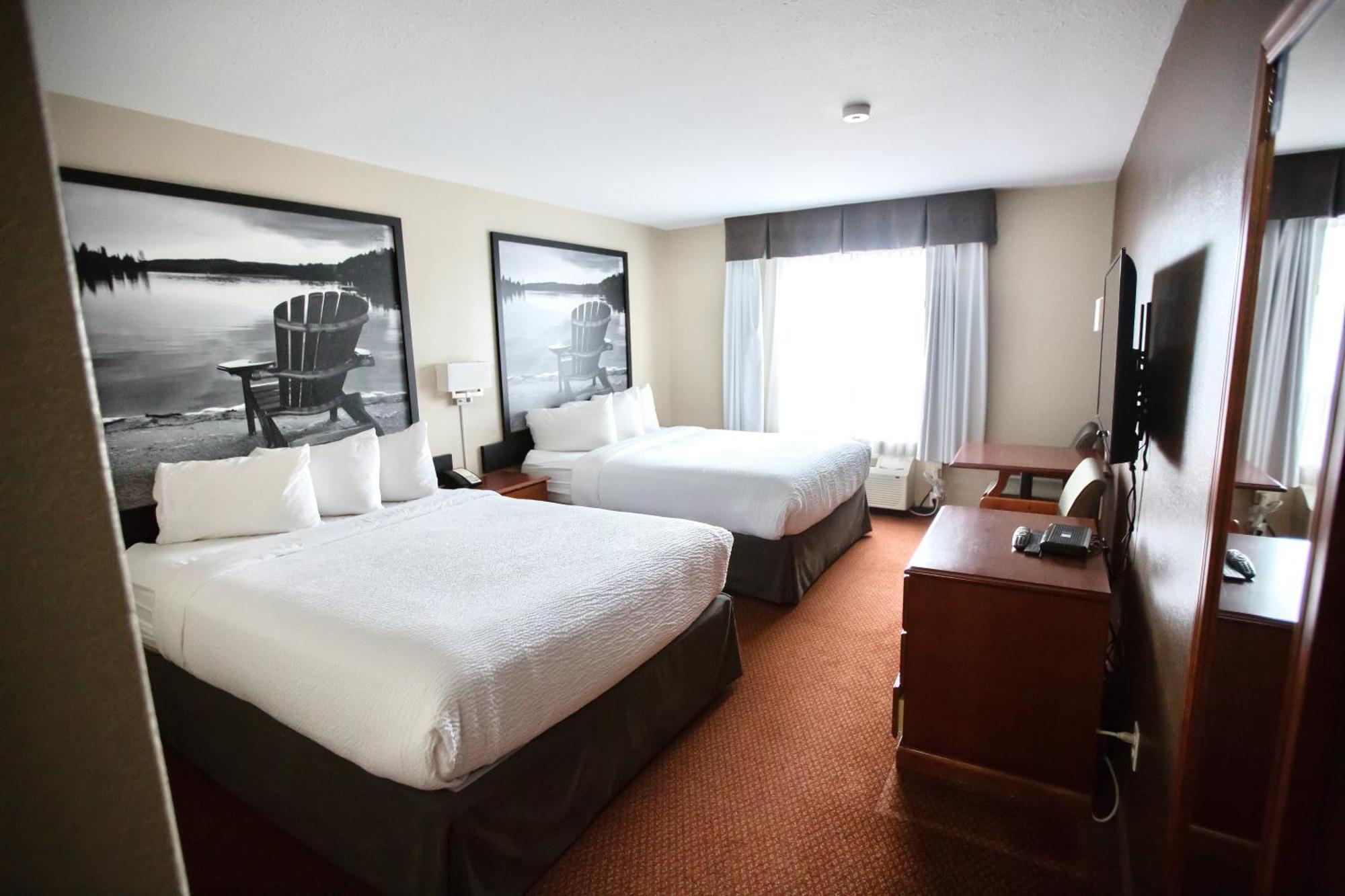 Super 8 By Wyndham Whitecourt Hotel Bagian luar foto